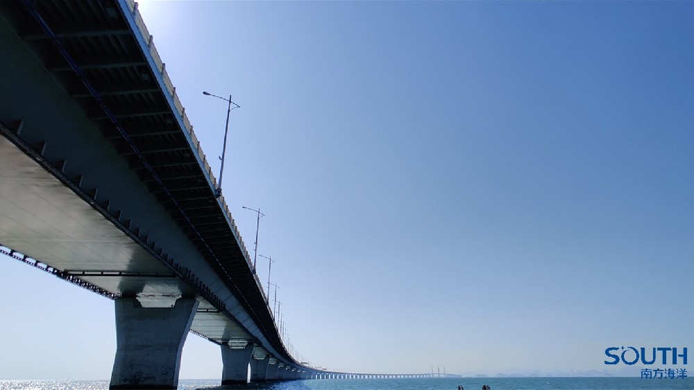 港珠澳大桥水下桥墩、沉管隧道冲刷检测